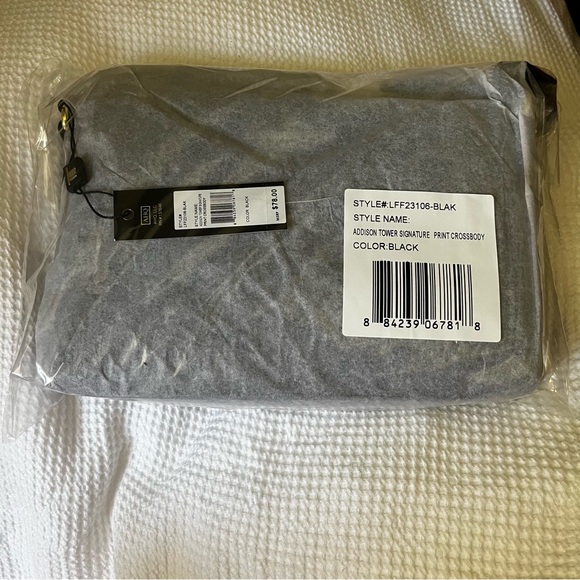 London Fog Addison tower signature print crossbody - Picture 4 of 4